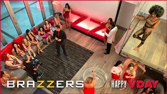 Brazzers - Bunny Colby, Keira Croft, Scarlit Scandal & Aubree Valentine Have Dirty Orgy After Party