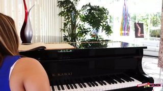 Swallowing her piano teachers snatch is the only thing that can soothe this kinky bitch