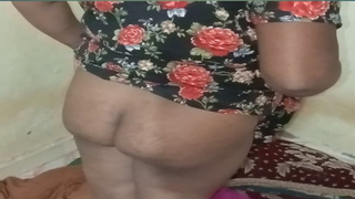 Indian sexy bhabi showing massive rear-end and giant twat
