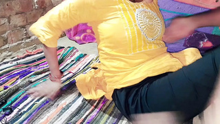 Gorgeous desi indian bhabhi nailed by her brother in law and jizz on mouth with hindi audio