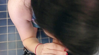 Horny teenie Brooklyn Rose bangs stranger in bathroom