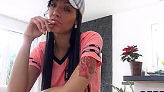 Adelle Sabelle - Desempleada Follada Por El Musculoso Cobrador De Deudas 10 Min