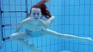 Hairy Snatch Swimming Naked With Anna Netrebko