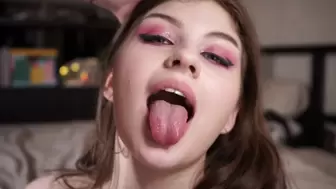 Hottie Cool Fuck in Mouth and Twat - MIGURTT
