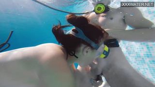 Super Sexy Underwater Chicks Stripping and Masturbating