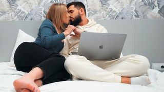 Perfect bitch seduces a virgin lover on first date - Spunk in twat