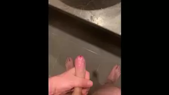 Jerking of in a hotel while girlfrend is out